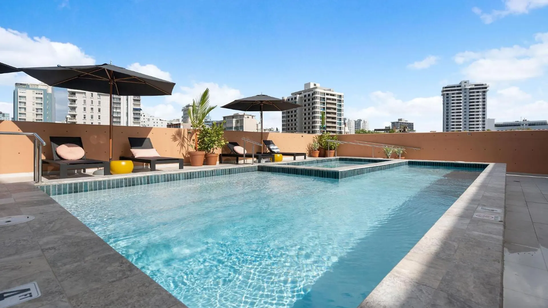 Aparthotel Hibird- Apartment And Suites Hotel San Juan